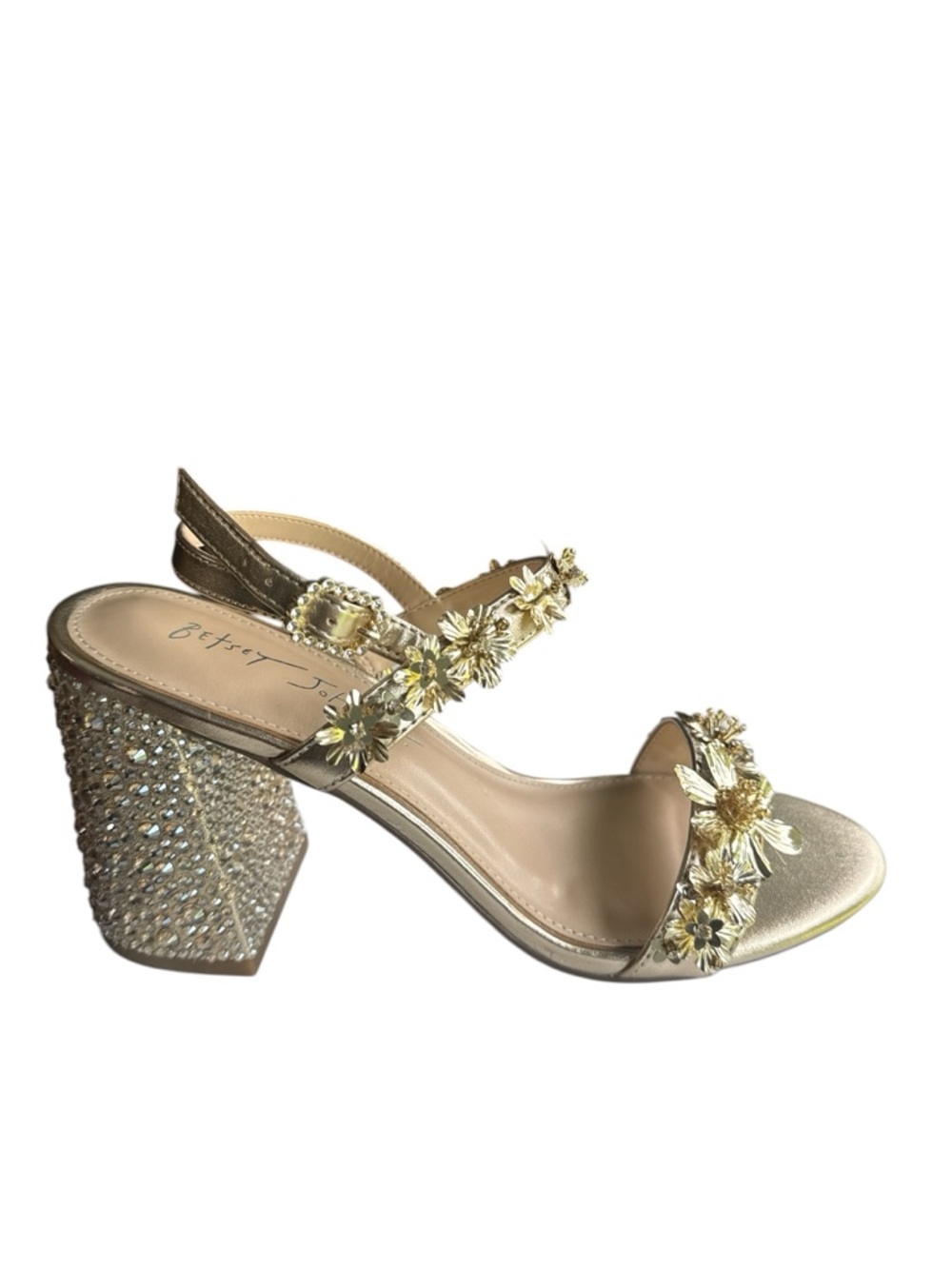 ❤️🎁Betsey Johnson Gold Floral Embellished Block Heel Sandal - Picture 2 of 6